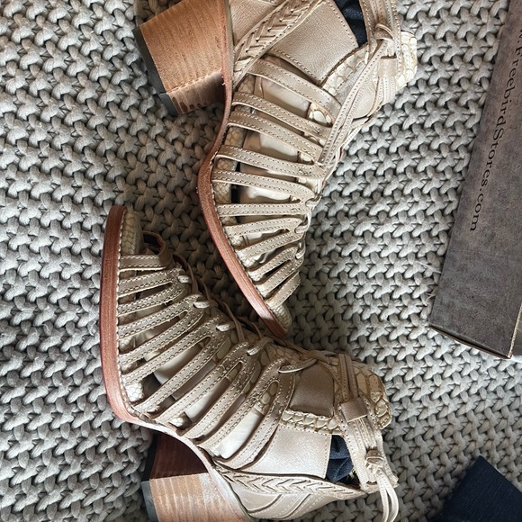 Freebird by Steven Wazee shoes size 7 - never worn - Picture 6 of 9